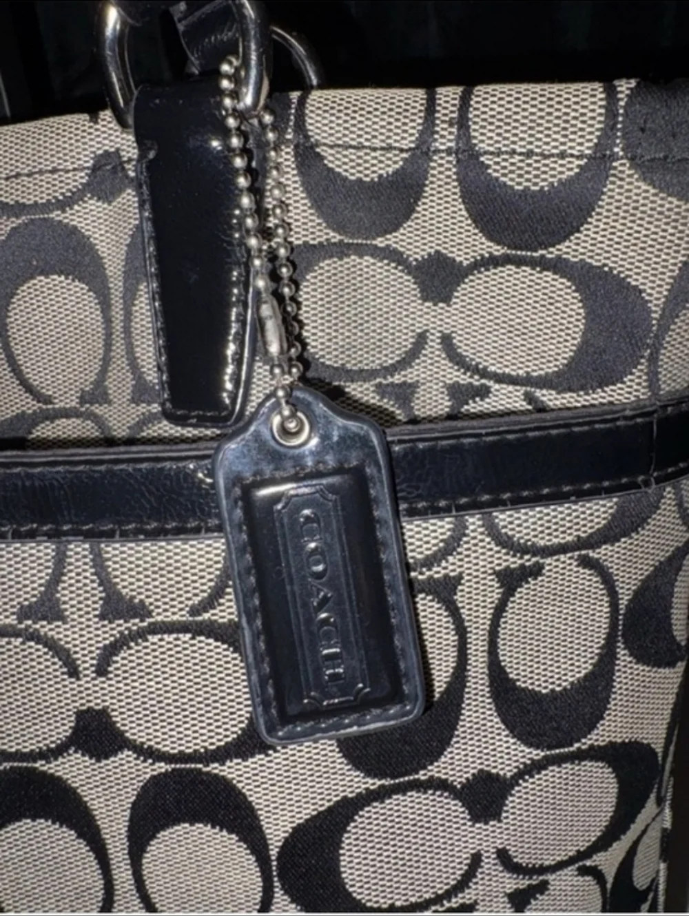 Coach Signature Canvas Tote - Black PatentLeather Trim EUC - Picture 5 of 8